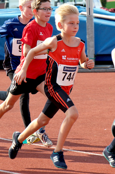 Mannheim Leichtathletik Sport Jugend Schüler Kinder Bewegung 800m Wettkampf Finn